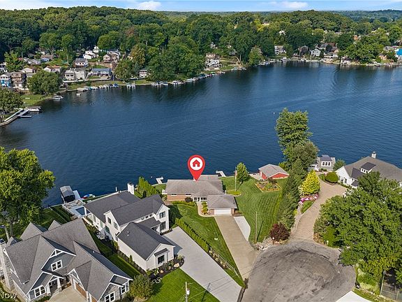 3rd image of 82 Whitefriars Dr