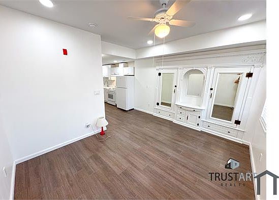 4th image of 910 N 41st St Floor 2