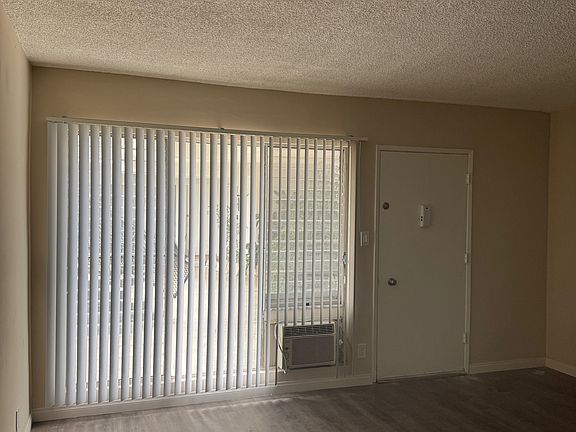 3rd image of 4438 Murietta Ave APT 8