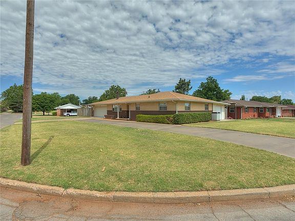 4th image of 807 Krest Dr