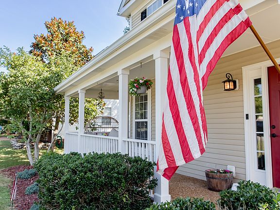 2nd image of 1125 McDonough Cir