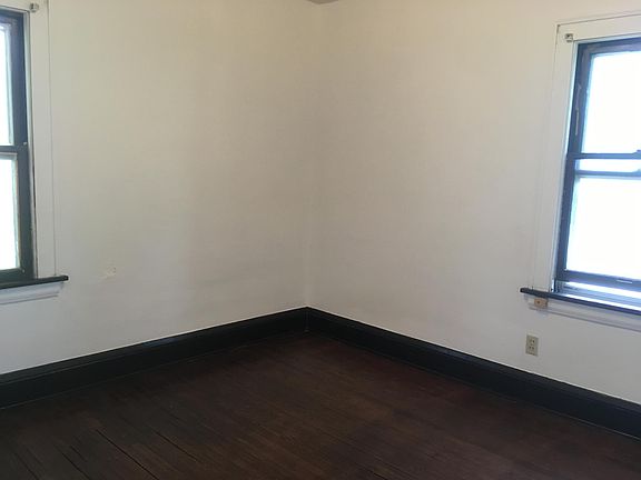 2nd image of 515 Schiller Ave