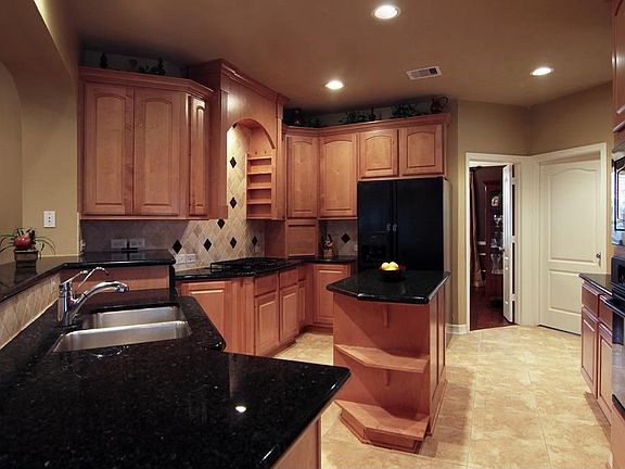 5th image of 16602 Cottage Rose Trl