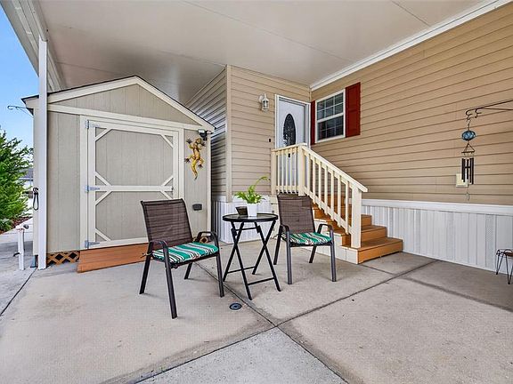 3rd image of 35143 DANNY DRIVE