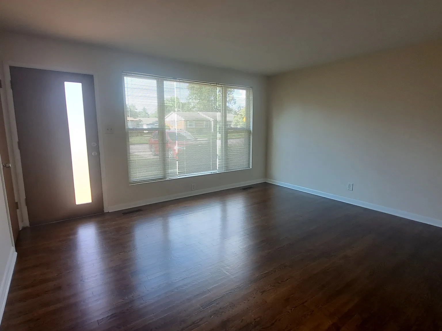 3 bed, 1400 sqft, $1,850 — Photo 3