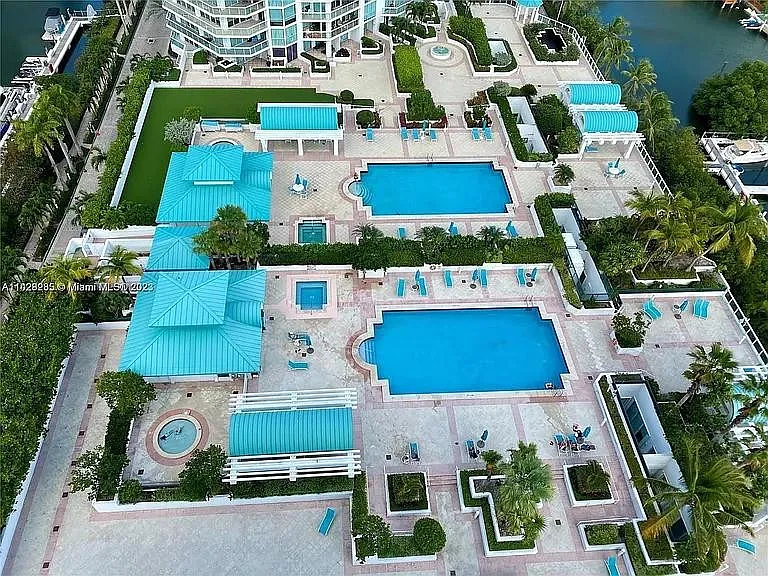 16500 Collins Ave #2052 — Photo 31