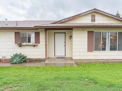 2035 E Kern Avenue, Tulare, CA, 93274