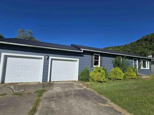 107 Castle Dr, Thelma, KY 41260