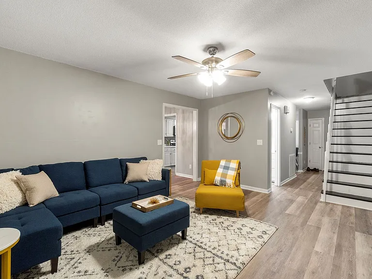 1207 Timbers Ln — Photo 25