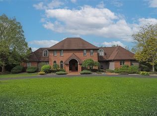8410 Hobnail Rd, Manlius, NY 13104