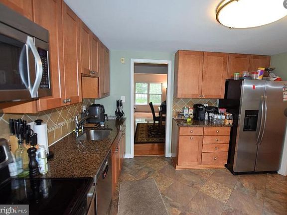 4th image of 8003 Bethelen Woods Ln