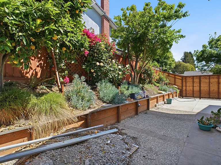 6001 Castlebrook Dr — Photo 34