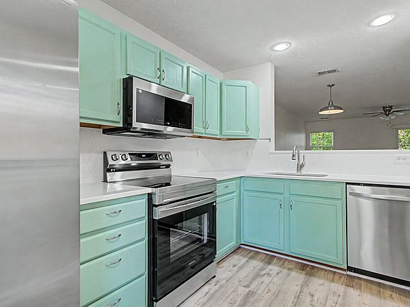 4th image of 12410 Bluestem Ln