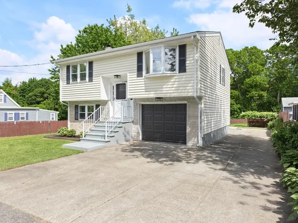 24 Roosevelt St, Taunton, MA 02780