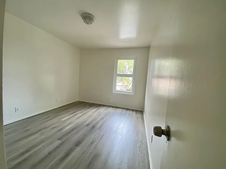 222 S Vendome St #1/2 — Photo 5