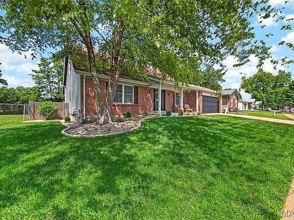 3rd image of 693 Rustic Valley Dr