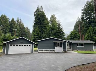 94 Bachelor Rd, Crescent City, CA 95531