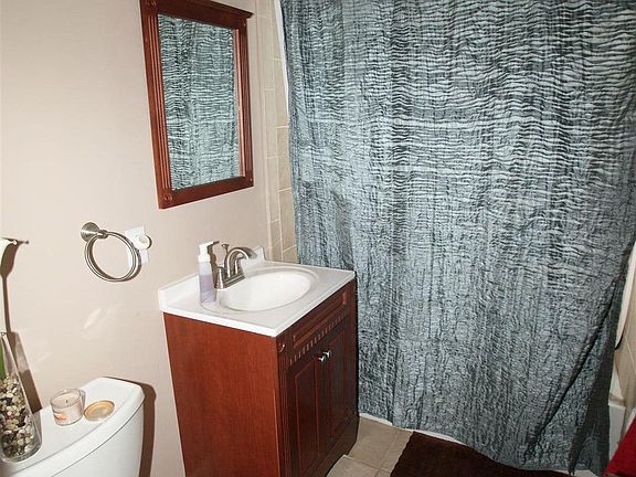 5th image of 929 - 933 Hunter Avenue