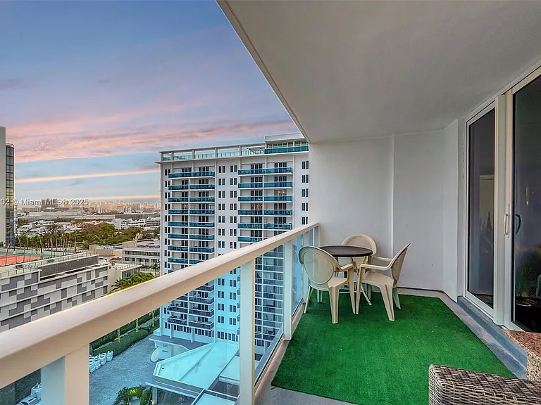 2301 Collins Ave #1206 — Photo 22