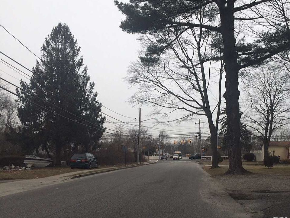 2nd image of 126 1st St