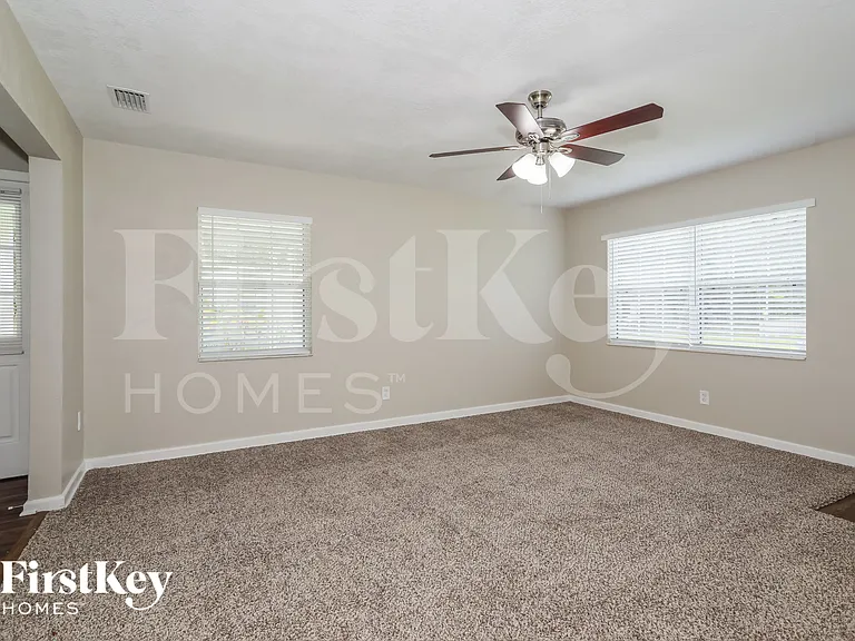 3044 Yanlee Ln — Photo 4