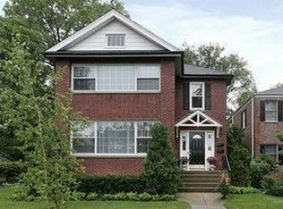 700 Oakwood Ave #1, Lake Forest, IL 60045