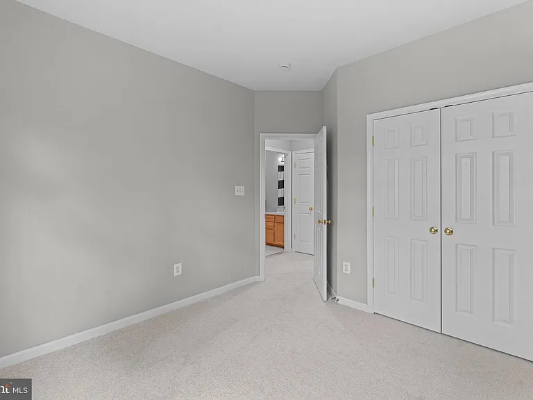 44253 Huron Ter — Photo 47