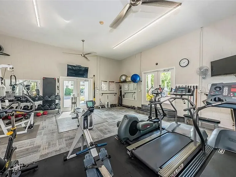 1800 Mariner Dr #6 — Photo 9