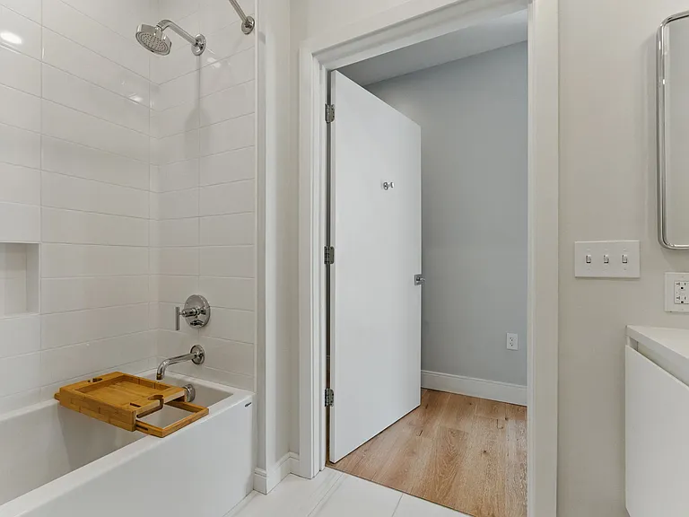 191 Washington St #524 — Photo 16