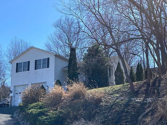 2nd image of 1604 W Commonwealth Dr