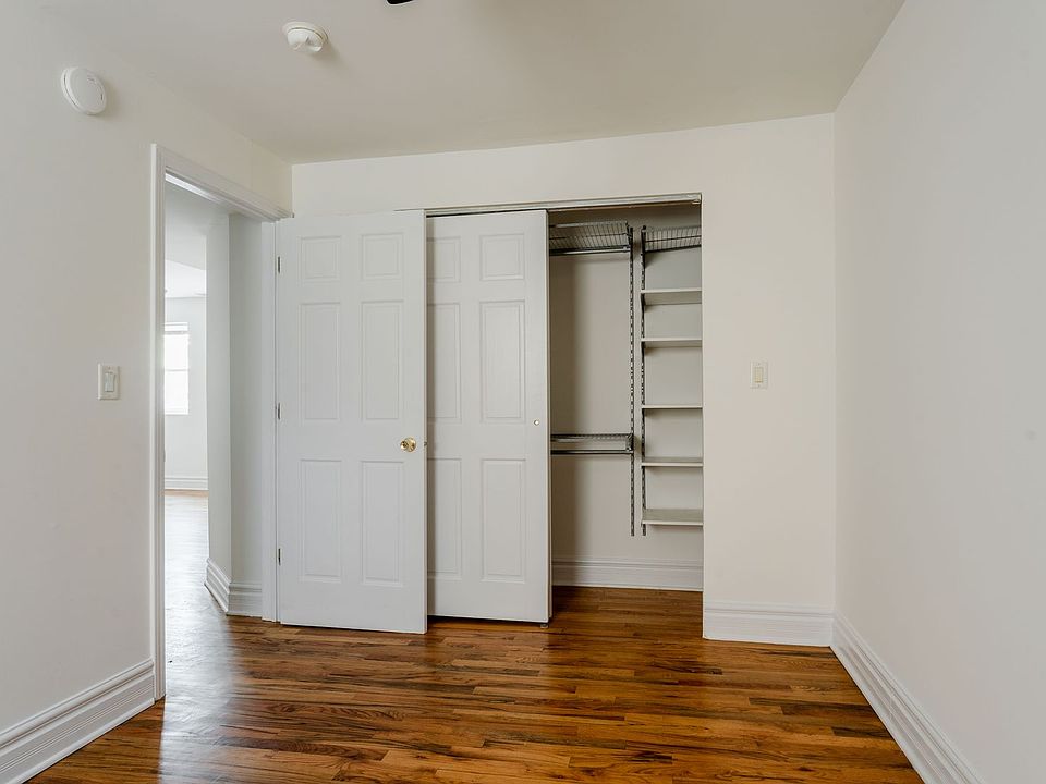 1st image of 2457 W Sunnyside Ave #G
