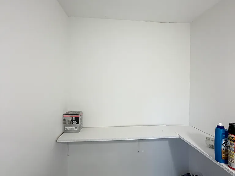 142 Cowles St — Photo 11
