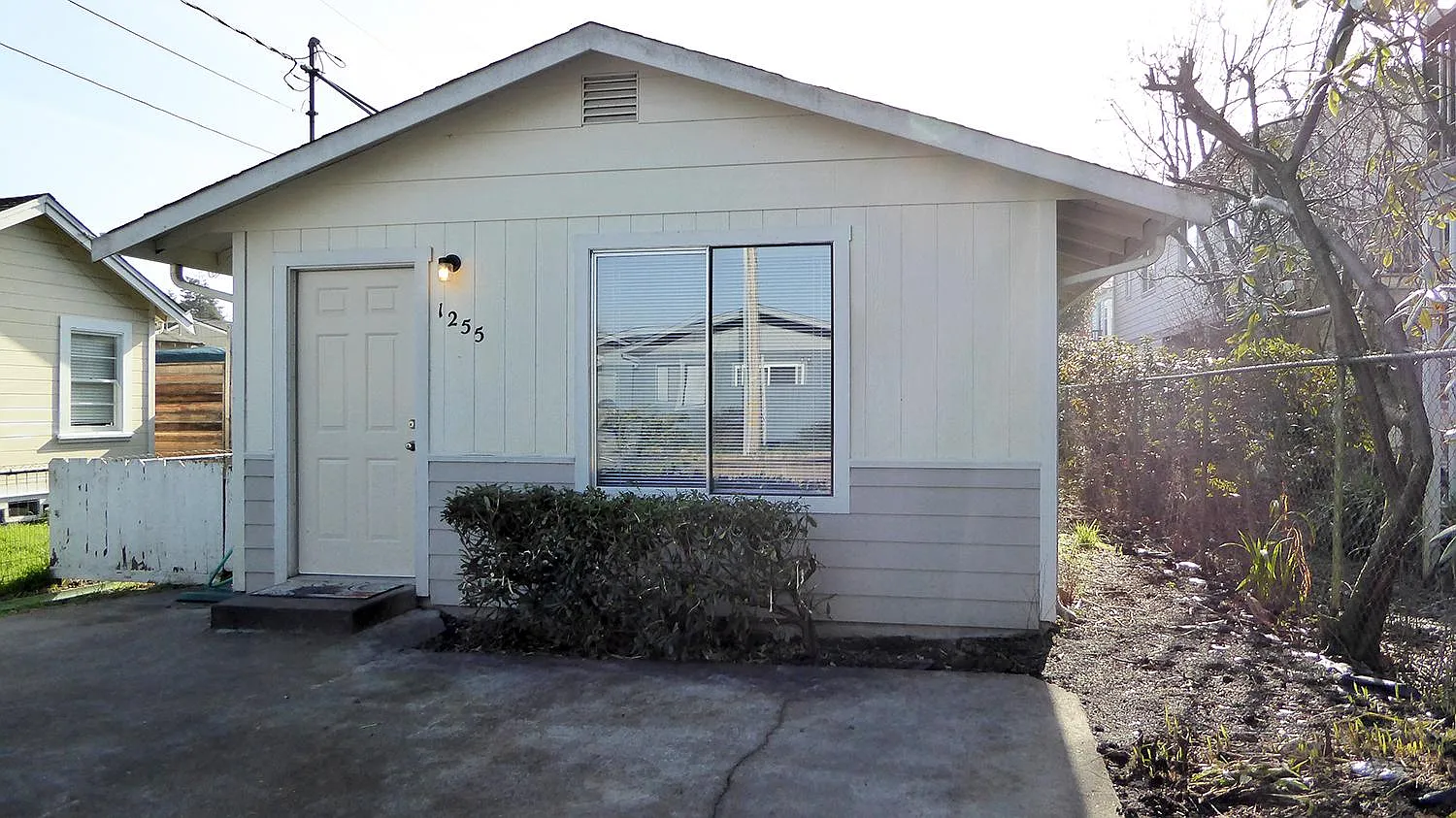 1 bed, 750 sqft, $1,050 — Photo 1