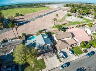 255 Riverwood Dr, Brawley, CA 92227