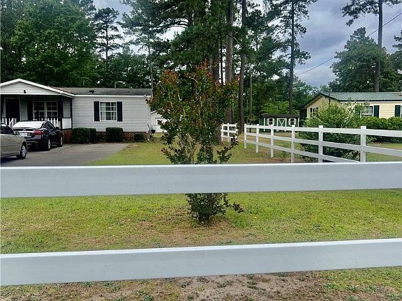 3rd image of 21040 McLaughlin Rd