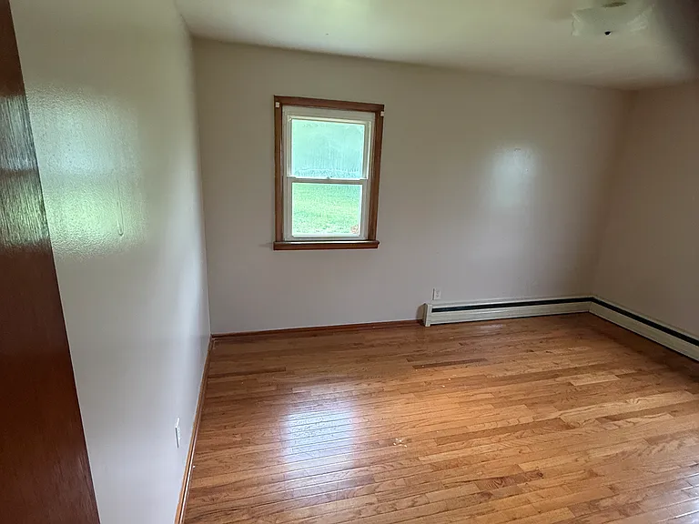 14 Norman Ln — Photo 6
