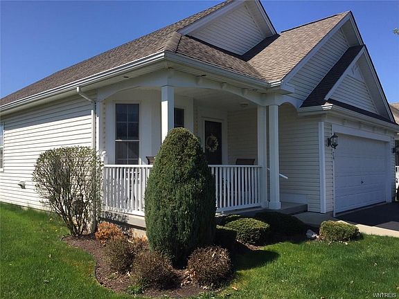 4th image of 74 French Oaks Ln