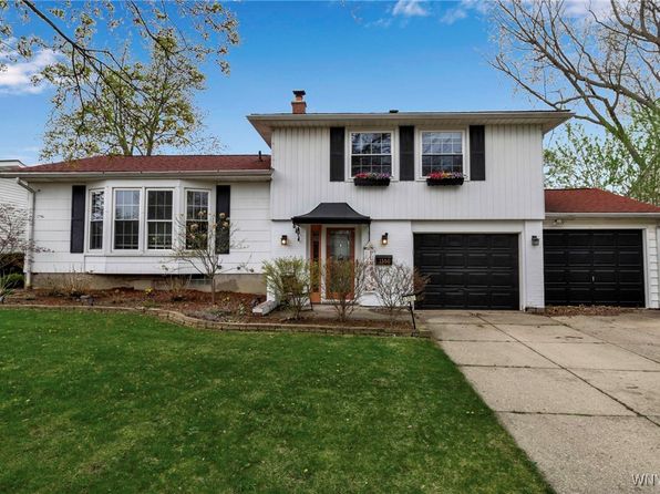 1350 Abington Pl, North Tonawanda, NY 14120