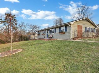 1704 S Hills Dr, Knoxville, TN 37920