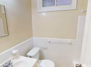 308 34th St SE #A, Washington, DC 20019