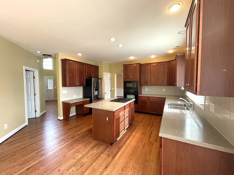 4823 Vista Ridge Dr — Photo 11
