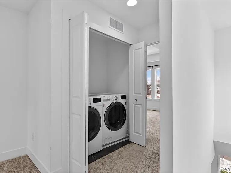 2925 Square Lake Ct — Photo 30