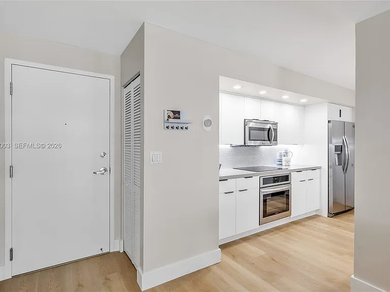 6917 Collins Ave #1404 — Photo 5