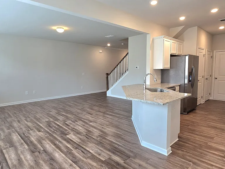 41 Sepia Oak Dr — Photo 3