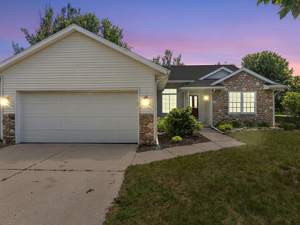 1st image of 187 Riverwood Dr