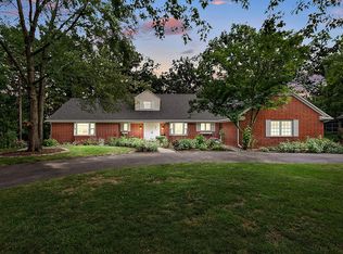 3 Baybrook Ln, Oak Brook, IL 60523