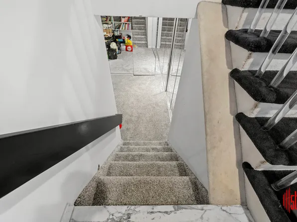 2346 Bergen Avenue image 24 of 29