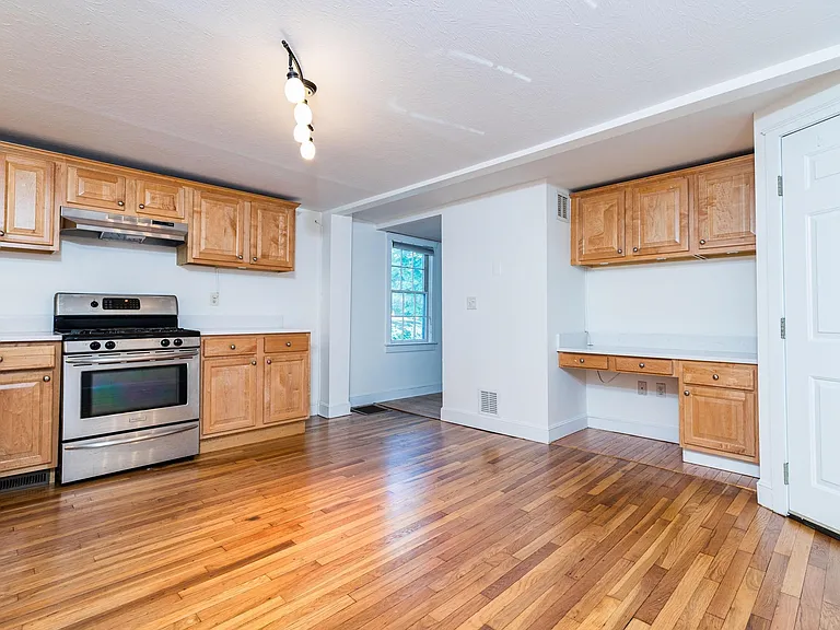 273 Maplewood Ave #1 — Photo 8