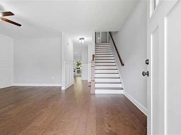 2nd image of 219 Harris Ct