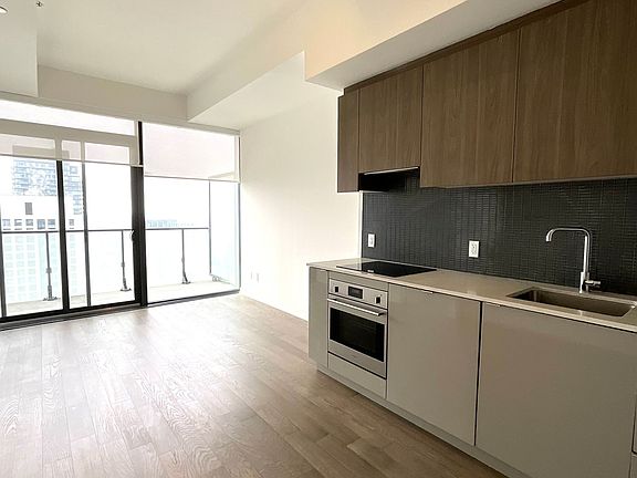 3rd image of 161 Roehampton Ave #4311
